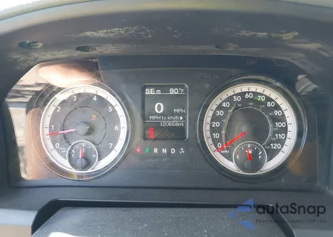 2019 Ram 1500 Classic Warlock 4X4 6'4 Box из США, поврежденный, VIN 1C6RR7GG4KS700126